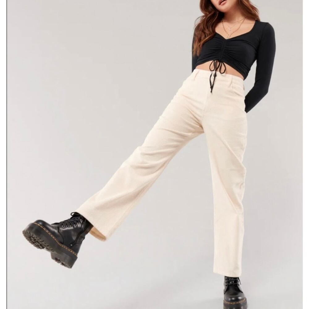 Hollister Co Ultra High Rise Corduroy Pants Cream Women's Size 1R W25 Casual